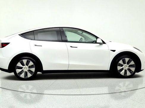 Used 2021 Tesla Model Y Long Range AWD/4WD image 4