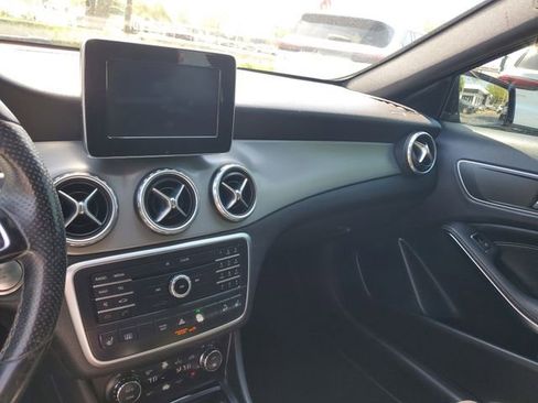 Used 2016 Mercedes-Benz GLA 250 4MATIC image 26