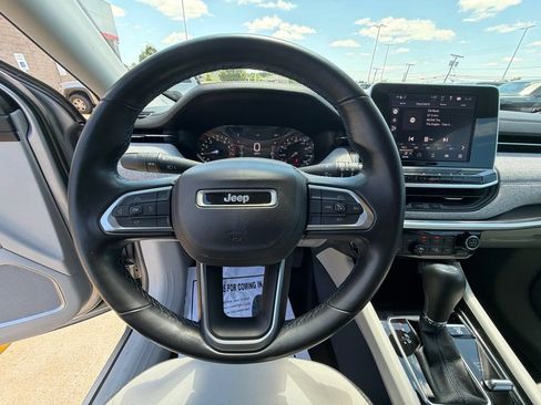 Used 2022 Jeep Compass Latitude w/ Convenience Group AWD/4WD image 13