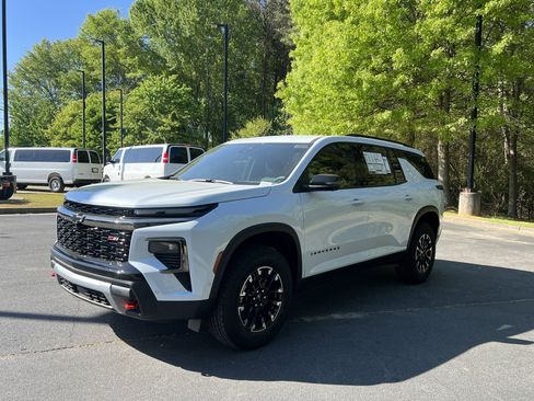 New 2026 Chevrolet Traverse Z71 w/ Enhanced Driving Package AWD/4WD image 5