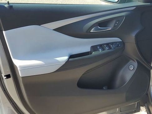 Used 2025 Buick Envista Preferred w/ Convenience II Package FWD image 25