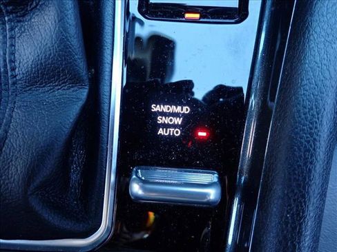 Used 2023 Jeep Compass Latitude AWD/4WD image 19