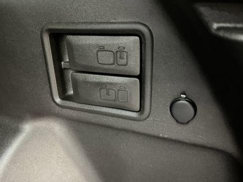 Used 2022 GMC Terrain SLE w/ LPO, Floor Liner Package image 26