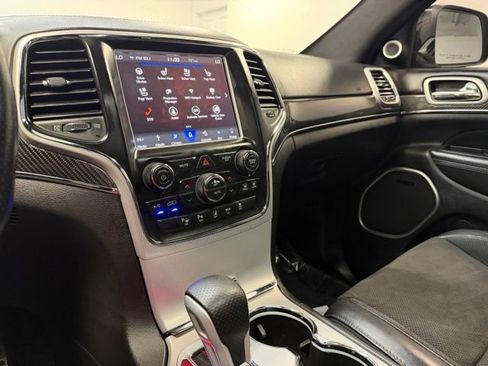 Used 2018 Jeep Grand Cherokee SRT AWD/4WD image 30