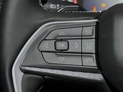 New 2025 Jeep Grand Cherokee L Altitude image 28