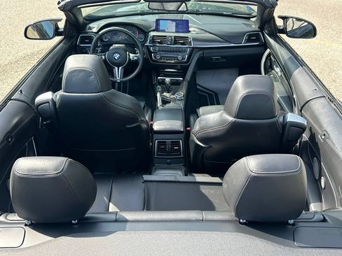 Used 2018 BMW M4 Convertible w/ Competition Package RWD image 25