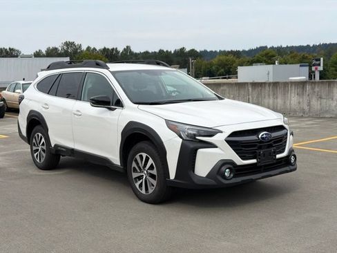 Used 2025 Subaru Outback Premium AWD/4WD image 1
