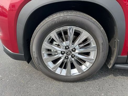 Used 2025 Toyota Grand Highlander AWD image 8