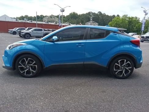 Used 2019 Toyota C-HR XLE FWD image 6