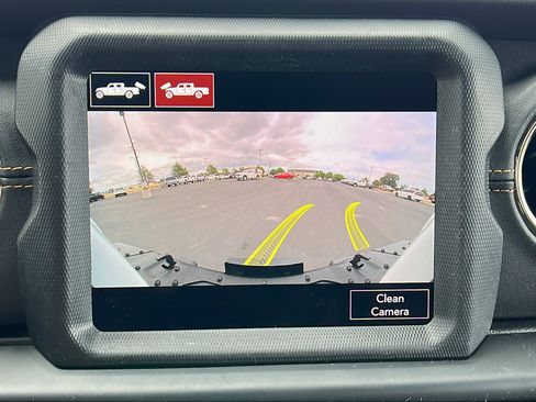 Used 2023 Jeep Gladiator Overland AWD/4WD image 25
