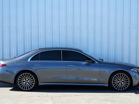Used 2022 Mercedes-Benz S 500 4MATIC w/ AMG Line Package image 60