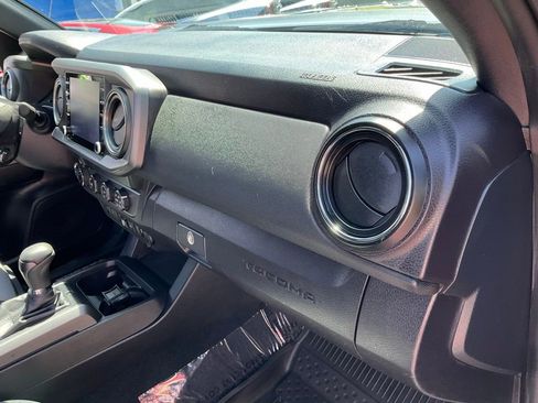 Used 2020 Toyota Tacoma TRD Off-Road w/ Technology Package AWD/4WD image 67