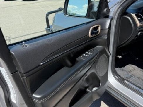 Used 2015 Jeep Grand Cherokee Limited image 10