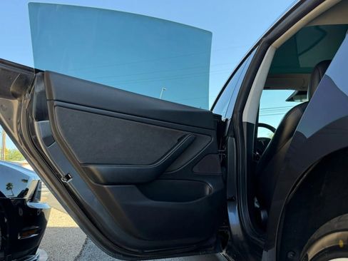 Used 2019 Tesla Model 3 Long Range image 32