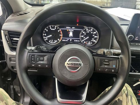 Used 2021 Nissan Rogue SV image 21