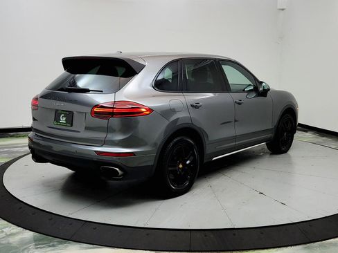 Used 2016 Porsche Cayenne AWD/4WD image 5