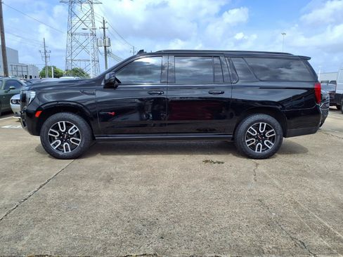 Used 2024 GMC Yukon XL AT4 w/ Technology Package AWD/4WD image 26