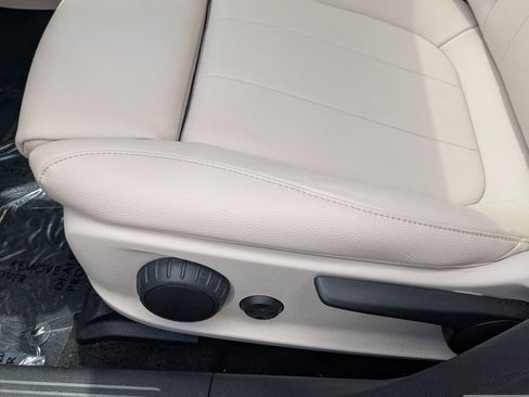 Certified 2022 Mercedes-Benz A 220 4MATIC image 8