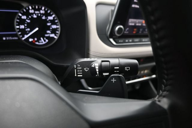 Used 2025 Nissan Rogue SV AWD/4WD image 28