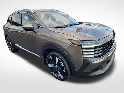 Used 2025 Nissan Kicks SR image 7