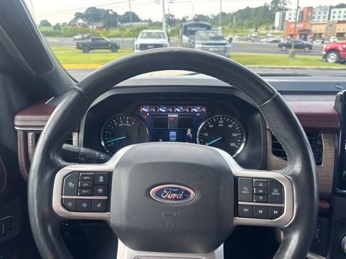 Used 2024 Ford Expedition Limited RWD image 22