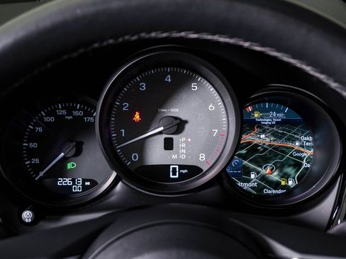 Certified 2024 Porsche Macan S AWD/4WD image 21