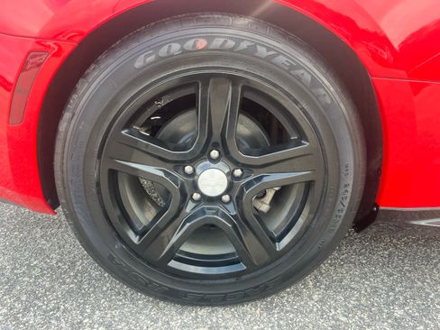 Used 2020 Chevrolet Camaro LT image 29