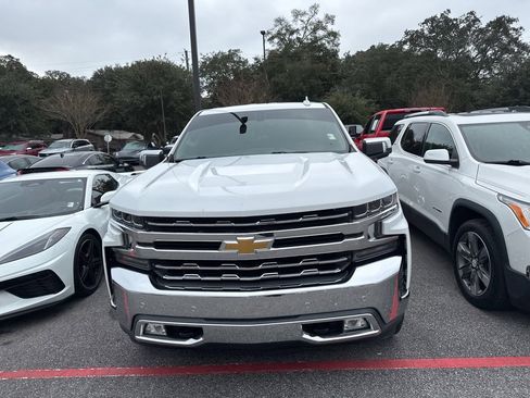 Used 2019 Chevrolet Silverado 1500 LTZ image 2