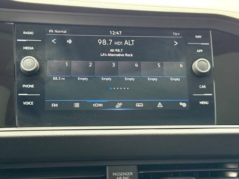 Used 2023 Volkswagen Jetta SEL FWD image 29
