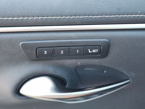 Used 2024 Lexus ES 350 w/ Luxury Package image 31