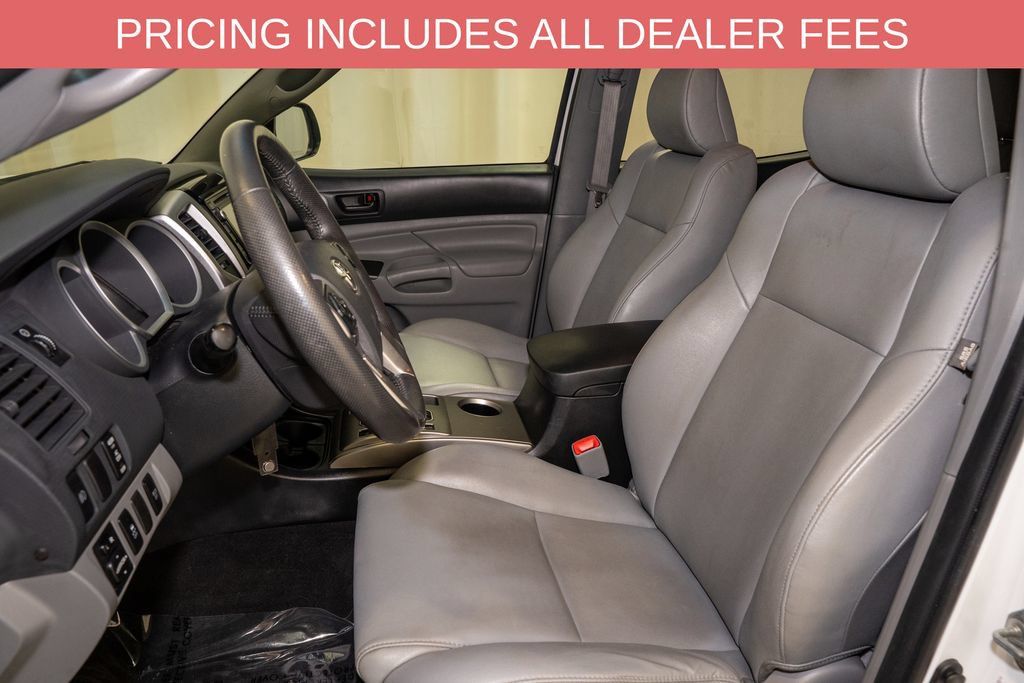 Used 2015 Toyota Tacoma 4x4 Double Cab w/ Limited Package image 10