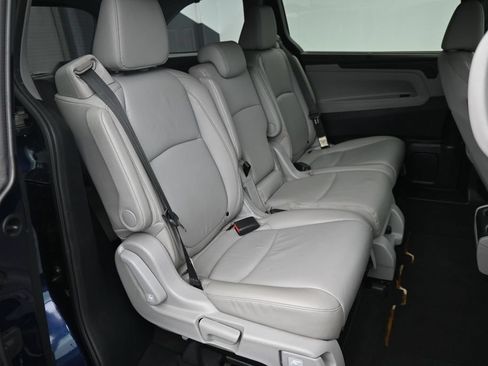 Used 2024 Honda Odyssey EX-L image 12