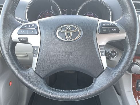 Used 2013 Toyota Highlander Limited AWD/4WD image 10