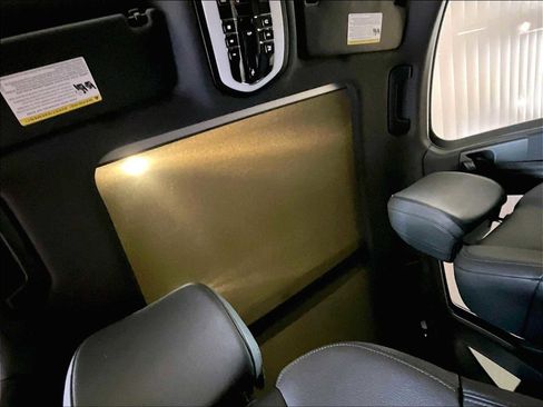 Used 2021 Porsche Macan S image 25