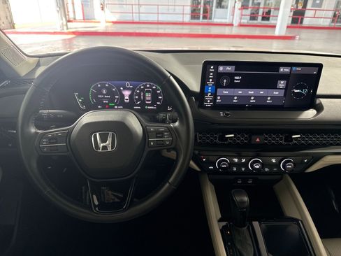 Used 2023 Honda Accord EX-L image 16