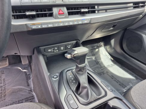 Used 2025 Kia K4 FWD image 12