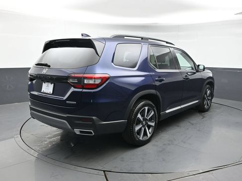 Certified 2024 Honda Pilot Touring image 6