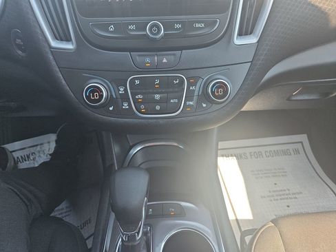Used 2025 Chevrolet Malibu LT FWD image 19