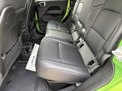 New 2025 Jeep Gladiator Sport w/ Premium Package image 21