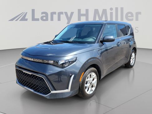 Used 2023 Kia Soul LX w/ Option Group 015 FWD image 1