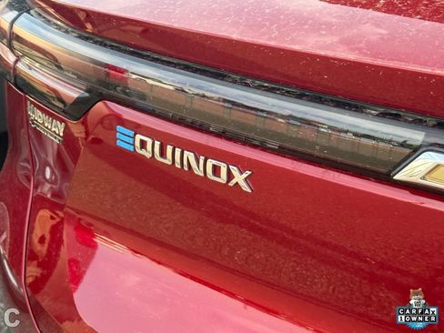 Used 2025 Chevrolet Equinox EV LT FWD image 13