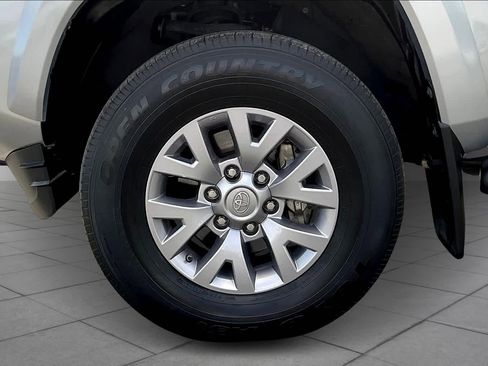 Used 2019 Toyota Tacoma SR5 image 10