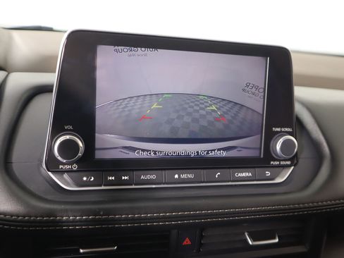 Used 2023 Nissan Rogue S image 6