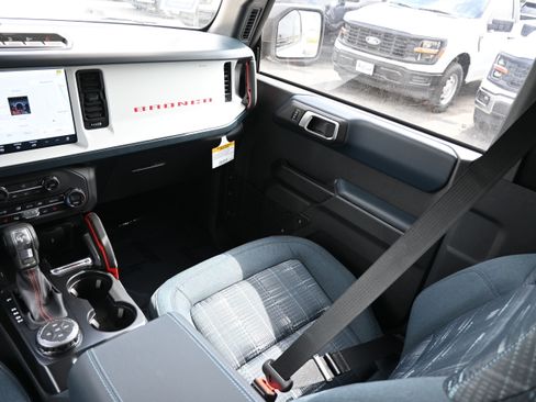 New 2026 Ford Bronco Heritage Edition image 30