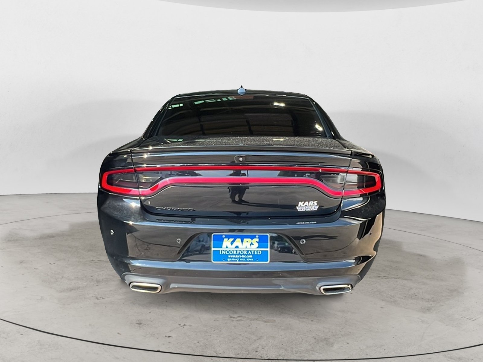 Used 2020 Dodge Charger SXT w/ Plus Group RWD image 5