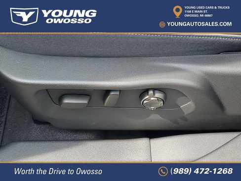 Used 2025 Buick Envision Avenir AWD/4WD image 8