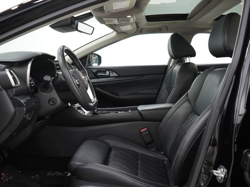 Used 2023 Nissan Maxima Platinum w/ Sport Mat Group FWD image 23