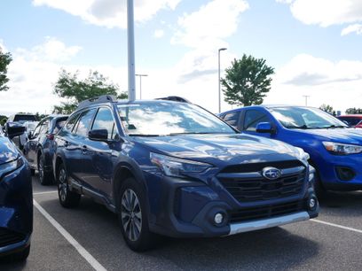 Used 2023 Subaru Outback Limited w/ Tech Package 2