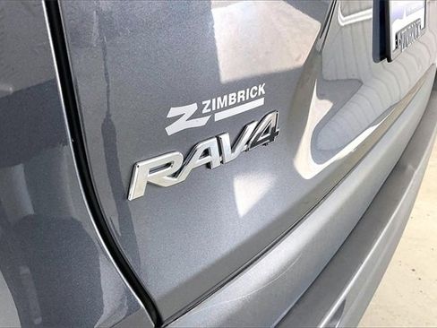 Used 2023 Toyota RAV4 XLE image 9
