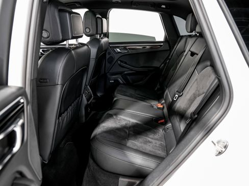 Used 2021 Porsche Macan S w/ Premium Package image 37